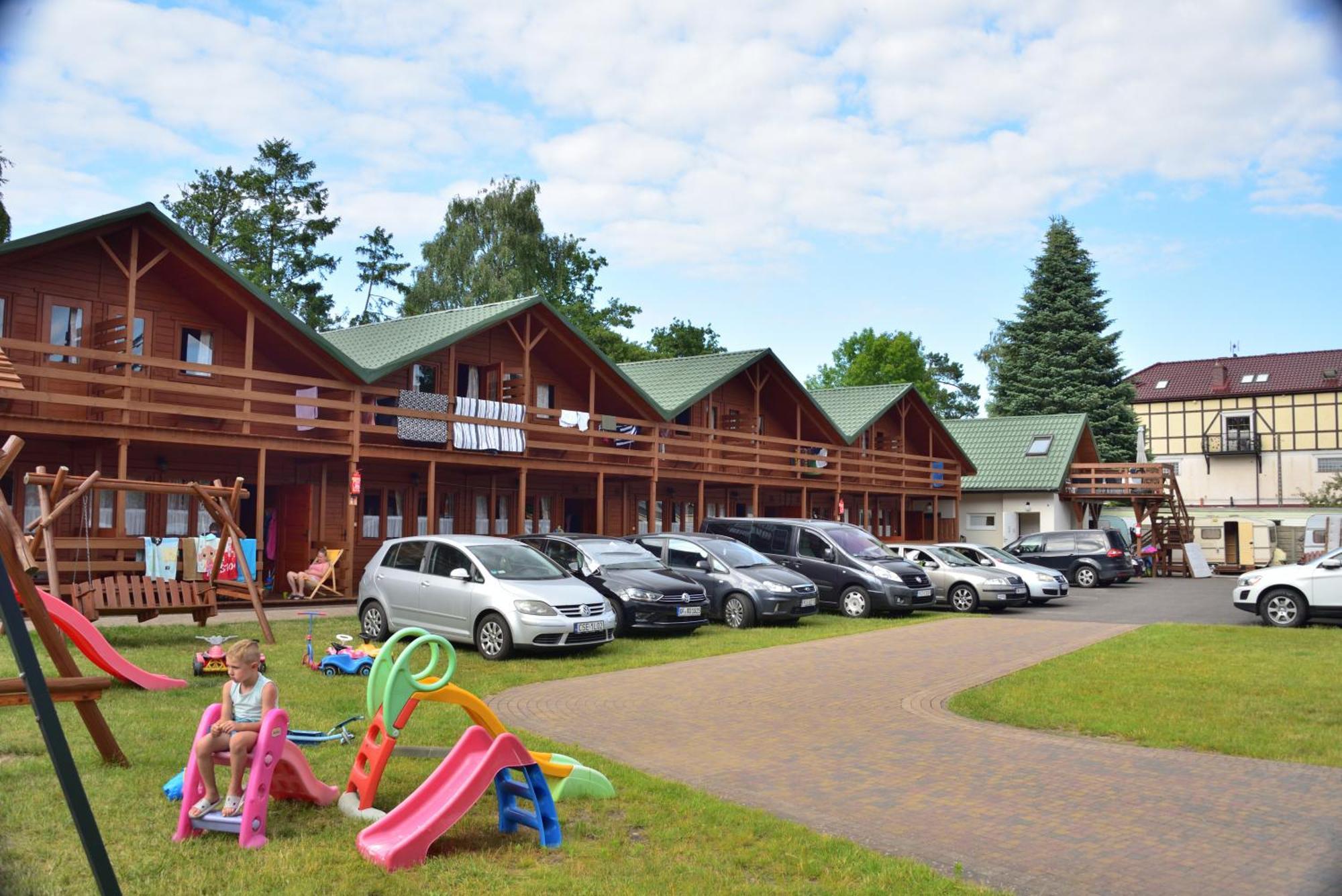 Mlodziezowy Domek Dla Grup Eldorado Mielno Centrum, 200M Od Morza Екстериор снимка